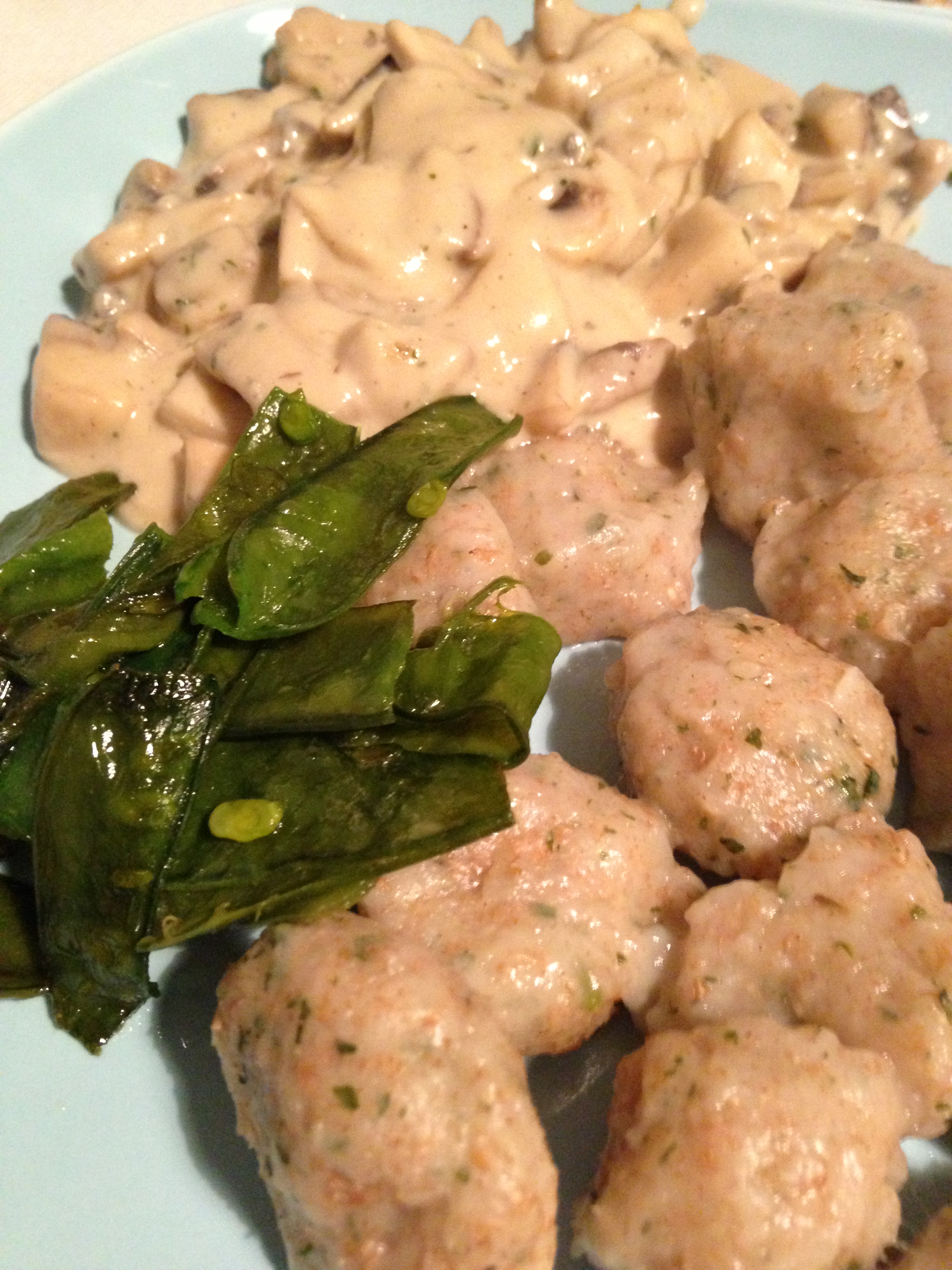 wild garlic gnocchi with cream-mushrooms & sugar snaps * Bärlauch-Gnocchi mit Champignon-Sauce & Zuckerschoten * vegan Gnocchi_01