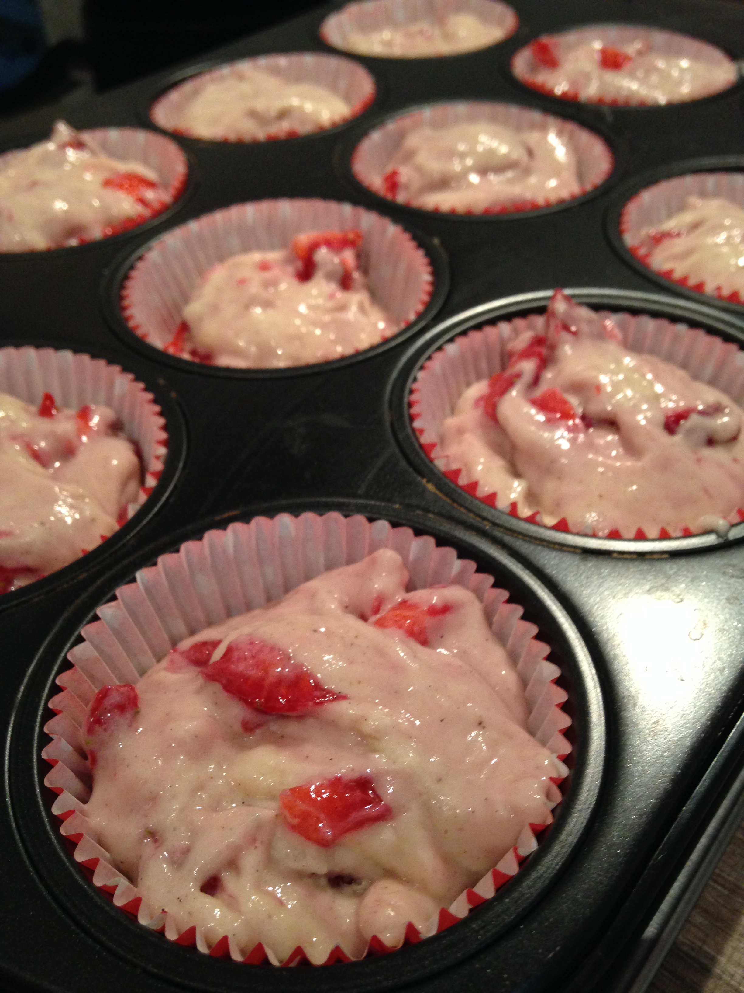 liebliche erdbeer-muffins | lovely strawberry-muffins | vegan