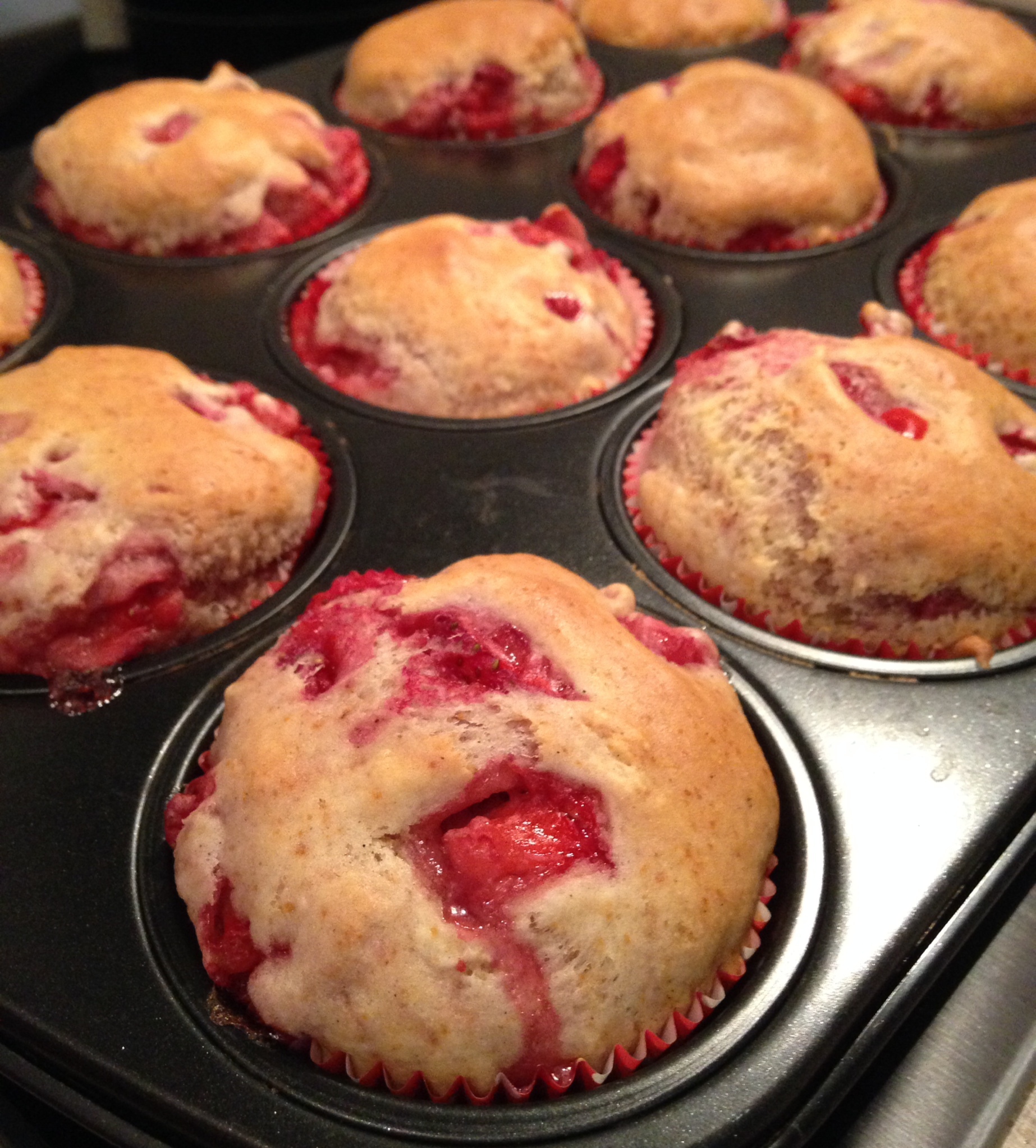 liebliche erdbeer-muffins | lovely strawberry-muffins | vegan