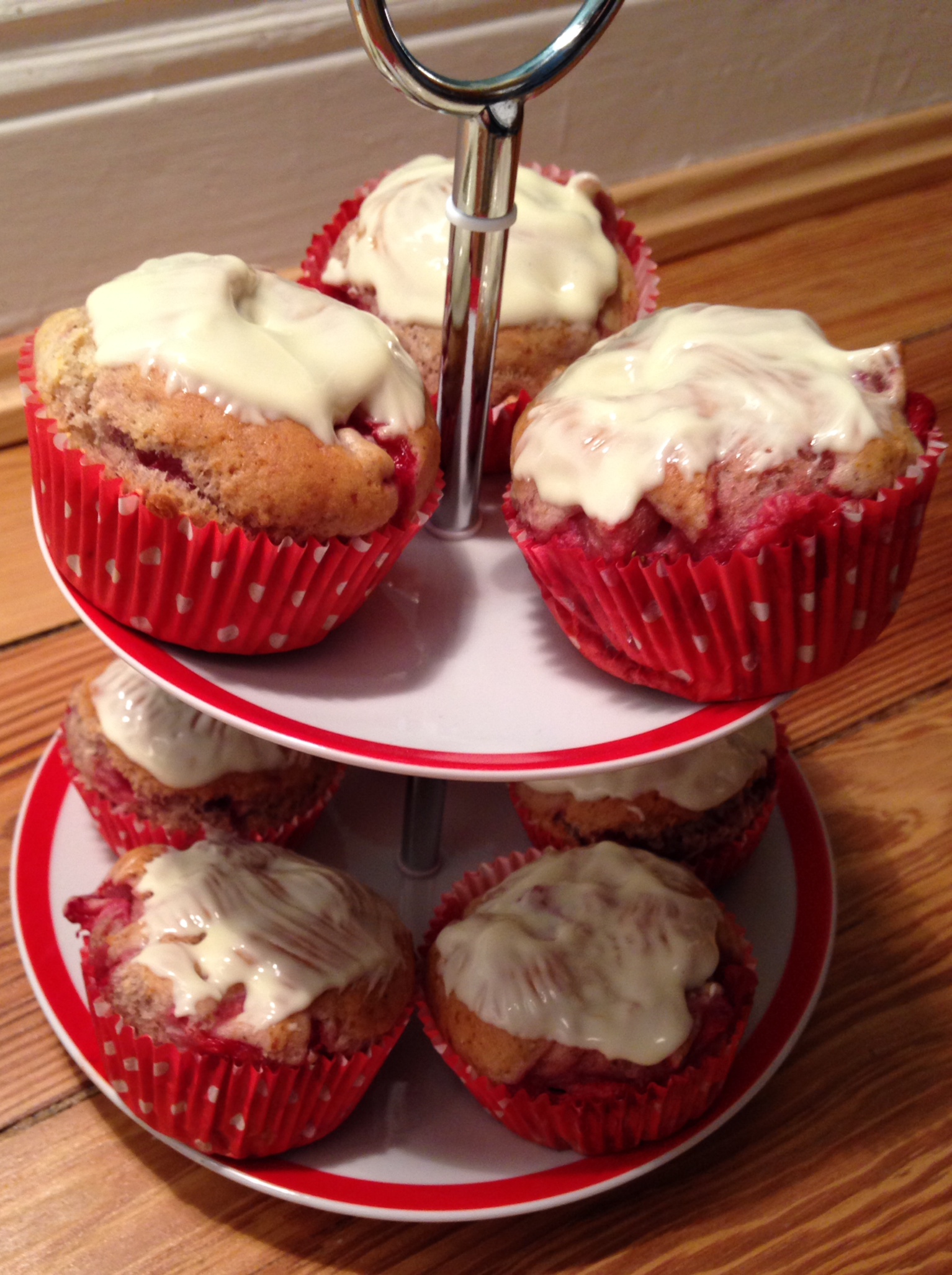 liebliche erdbeer-muffins | lovely strawberry-muffins | vegan