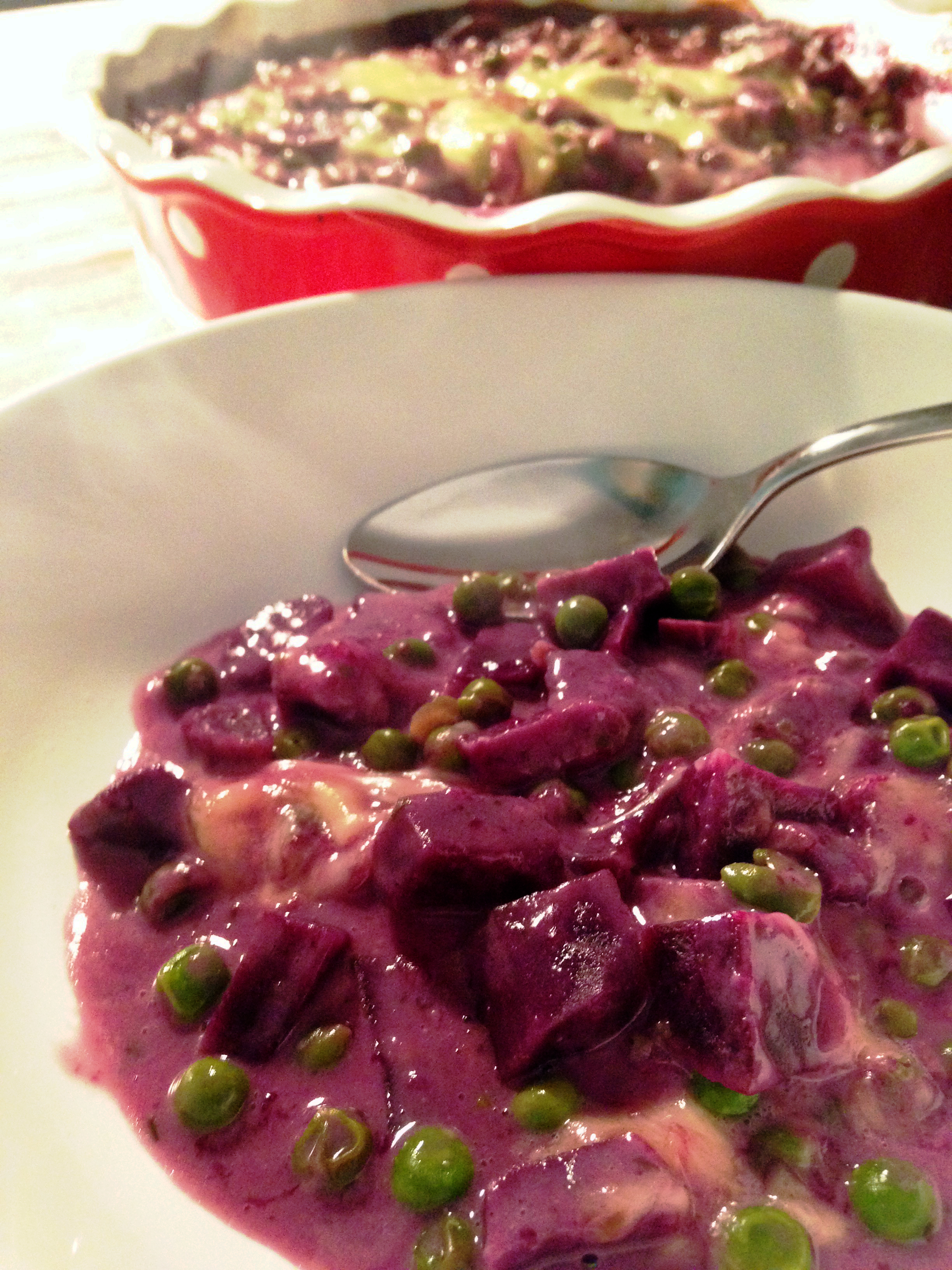 auflaufliebe: lila blauer violetter kartoffel-erbsen-mozzarella auflauf | purple blue potato-peas-mozzarella-casserole (vegan / vegetarian) ❤