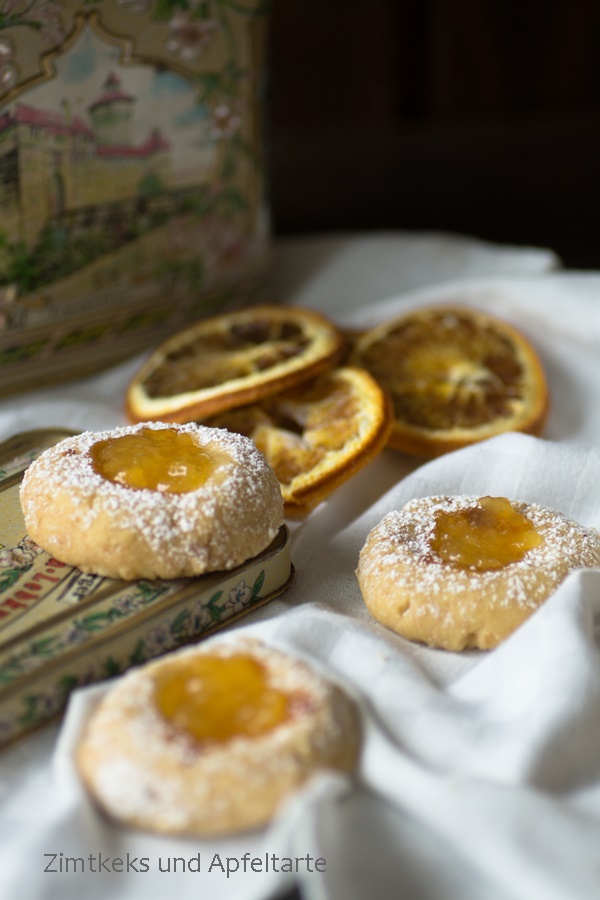 {#nomnomsguests} vegane thumbprint-cookies mit orangenmarmelade | andrea von zimtkeks und apfeltarte (vegan)