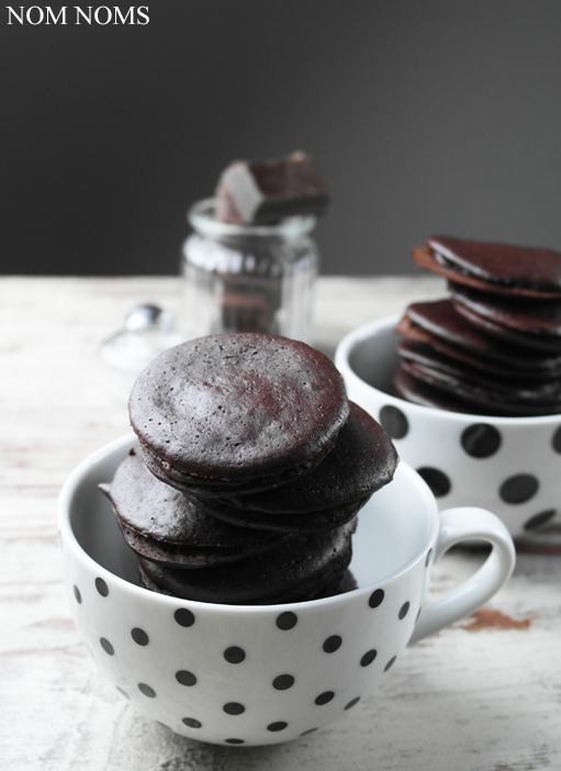 simply yummy: schokoladen whoopie pies | chocolate whoopie pies (vegan)