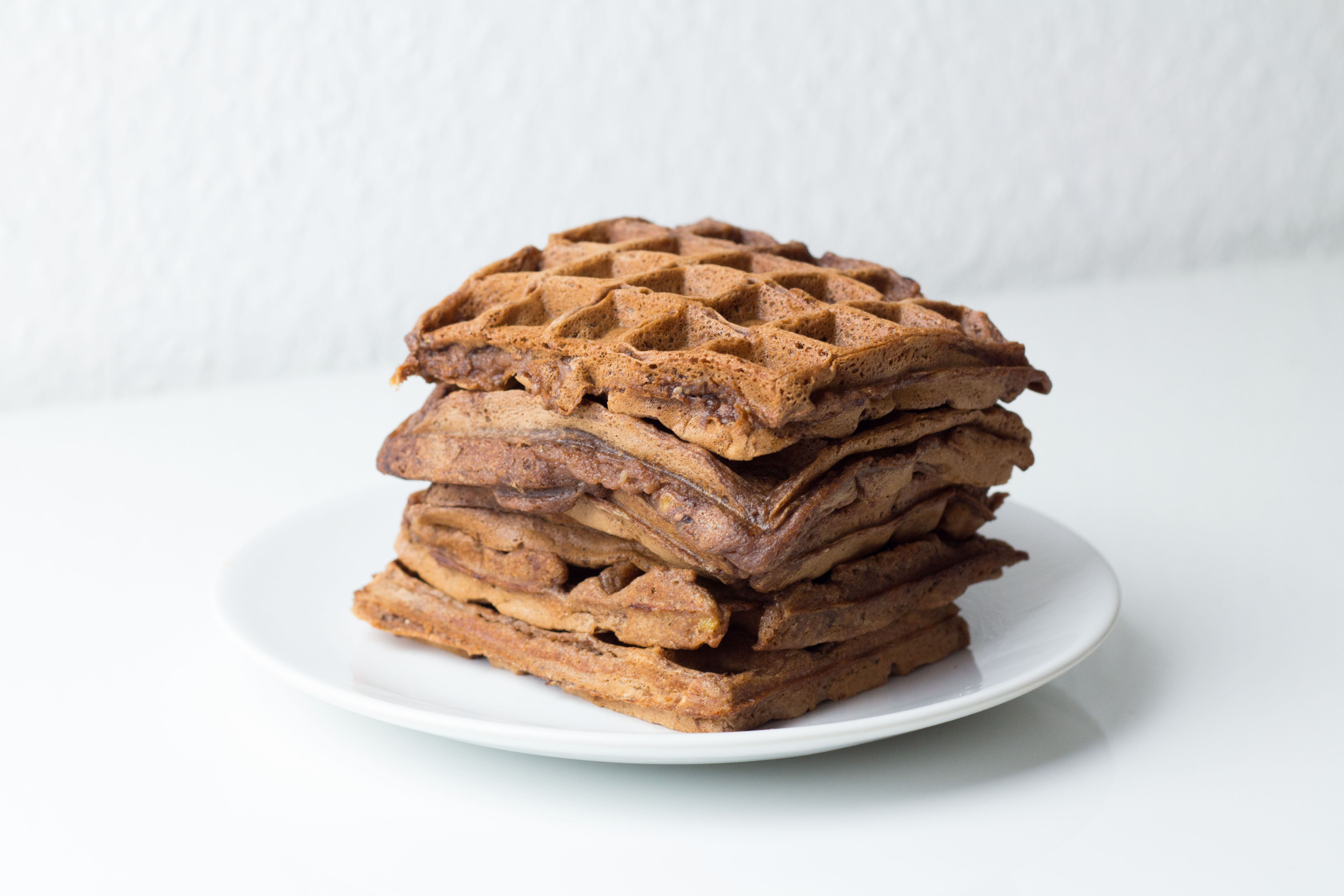{#nomnomsguests} erdnussbutter-schokoladen-waffeln | mella von marsmaedchen (vegan)