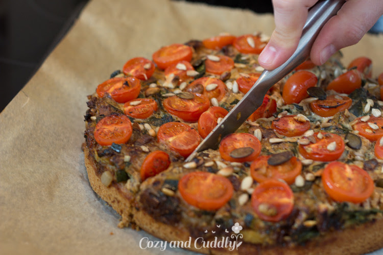 {#nomnomsguests} herbstlich & vegan: gemüse-quiche mit mangold, tomaten und zucchini | danny von cozy and cuddly (vegan)