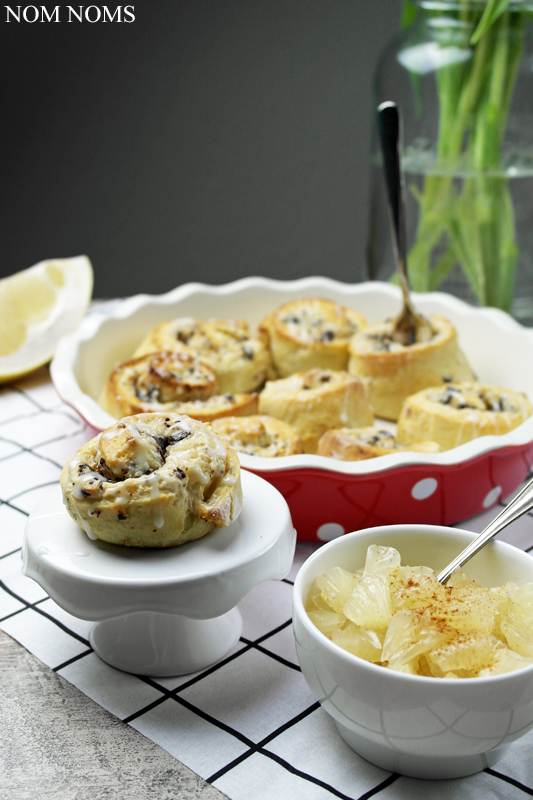 {#HefeWinterglück im #GlitzerStübchen} hefeteig-schnecken mit pomelo-frischkäse-schoko-füllung ❤