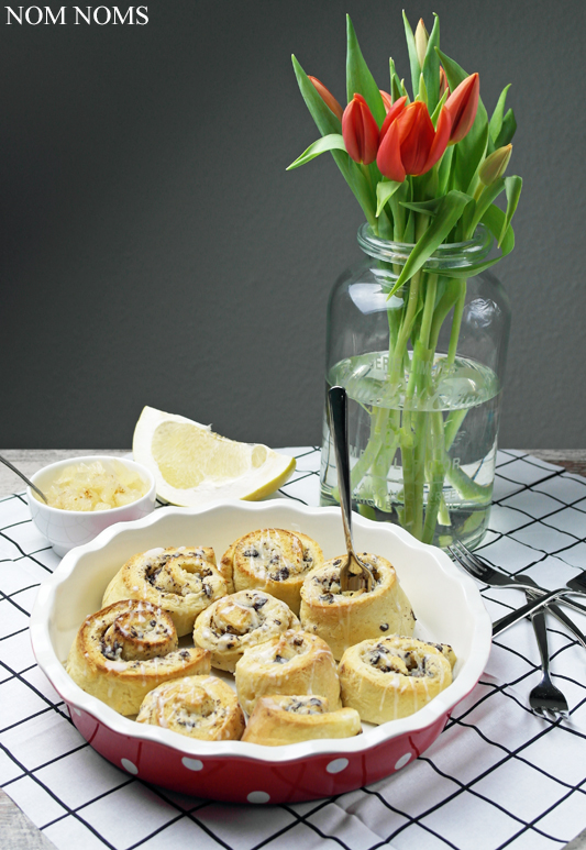 {#HefeWinterglück im #GlitzerStübchen} hefeteig-schnecken mit pomelo-frischkäse-schoko-füllung ❤