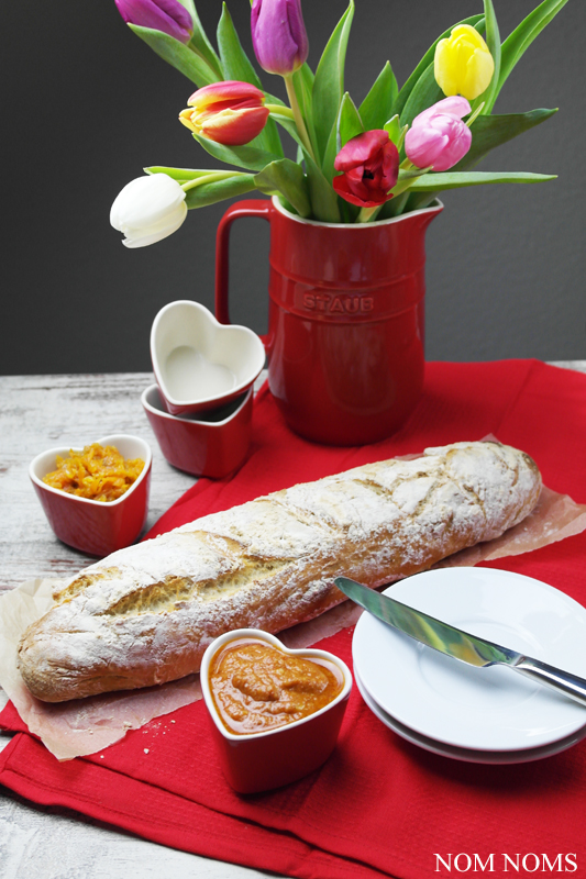 {liebe geht durch den magen} französisches baguette mit rotem pesto & möhren-feigen-chutney (gewinnspiel | reklame) ❤
