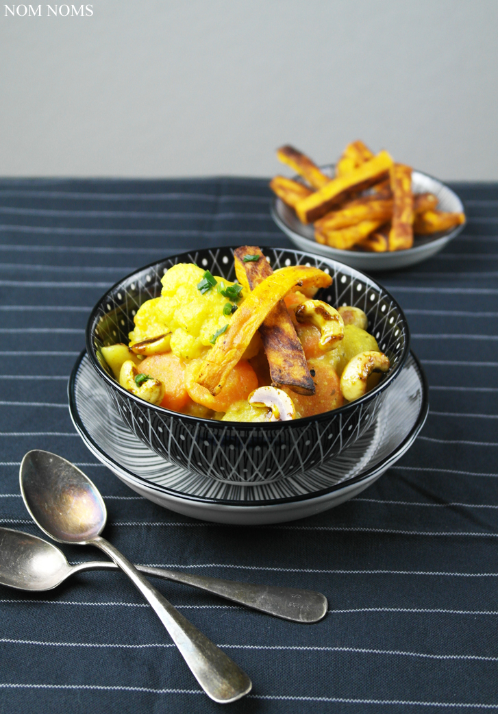 gemüse-curry mit karamellisierten cashews & süßkartoffel-pommes | vegetable curry with caramalized cashews & sweet potato fries (vegan) ❤