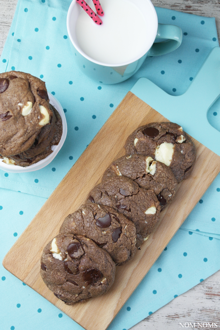 soft nutella double chocolate chip cookies (vegetarian & vegan) ❤