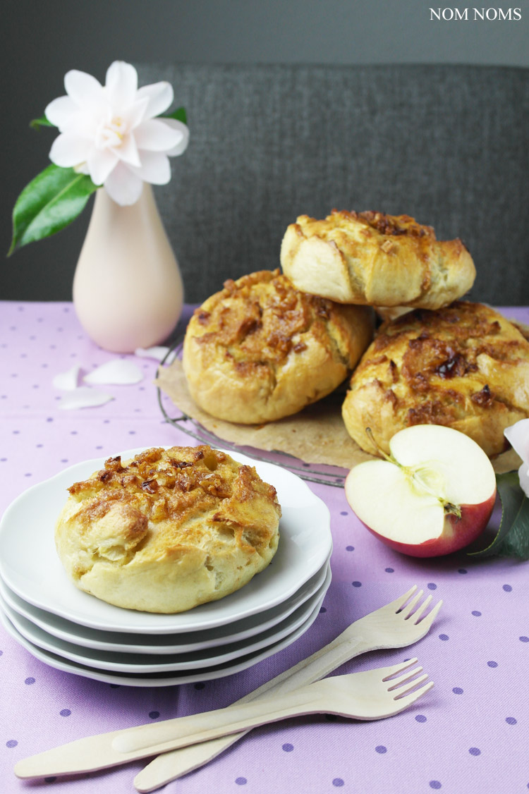 {birthday table for crafty neighbours club} köstliche apfel-zimt-bagels | delicious apple cinnamon bagels (vegan) ❤