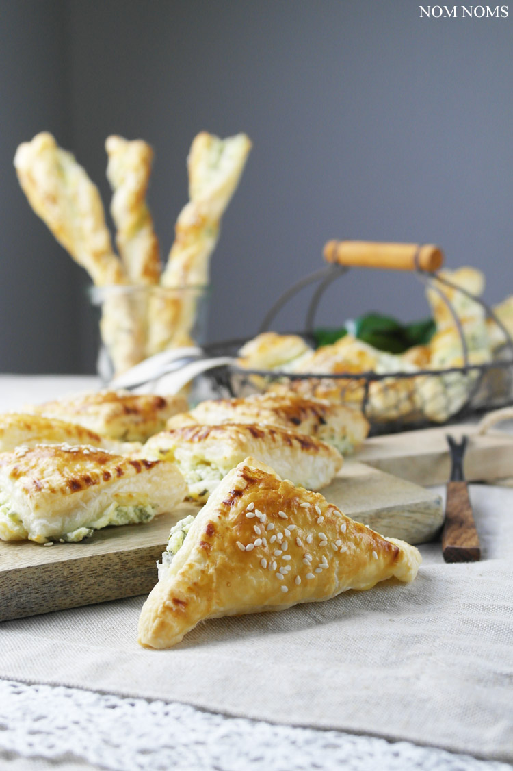 bärlauch-frischkäse im knusprigen blätterteig | wild garlic (ramson) cream cheese in cripsy puff pastry (vegetarian)
