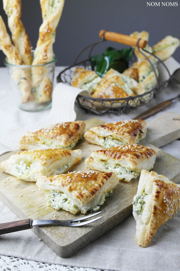 bärlauch-frischkäse im knusprigen blätterteig | wild garlic (ramson) cream cheese in cripsy puff pastry (vegetarian)