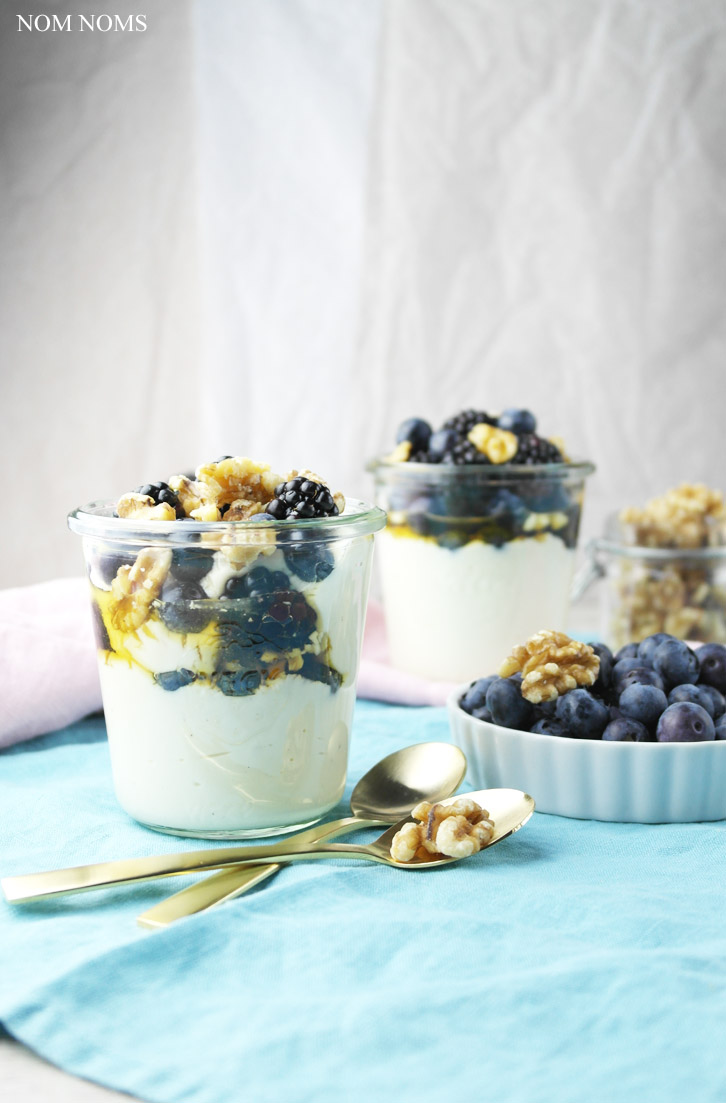 {mein "go on" rezept} pflanzliche quarkalternative mit beeren, walnüssen & ahornsirup ❤ (werbung) Alpro Go On Pflanzliche Quarkalternative
