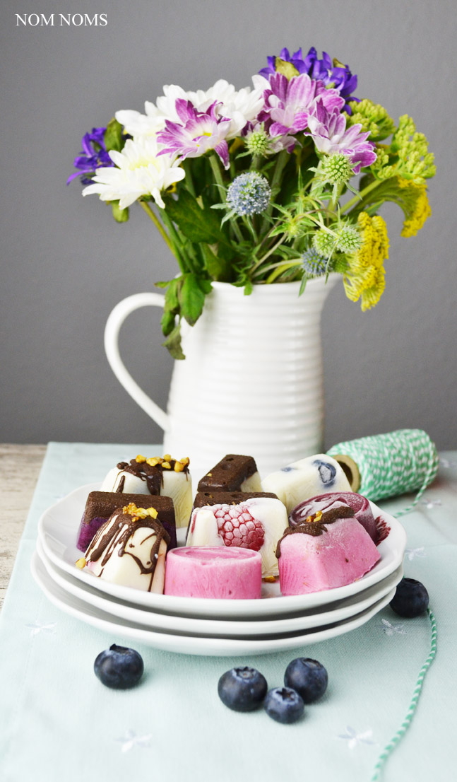 {beerenstark} frozen yogurt bites mit beeren | frozen yogurt bites with berries (vegan) ❤