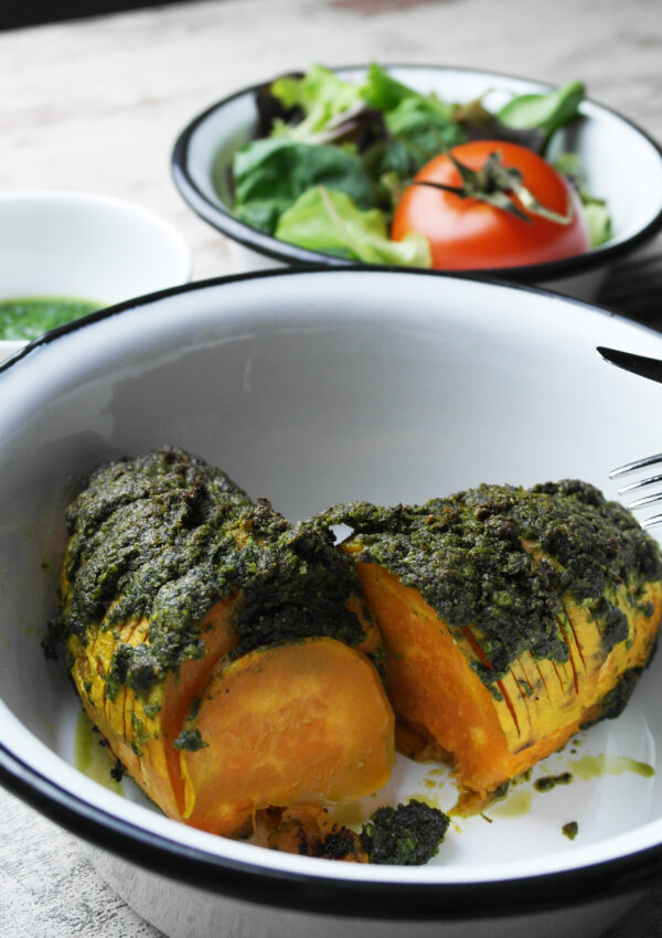 Süßkartoffel mit veganem Bärlauch-Pesto