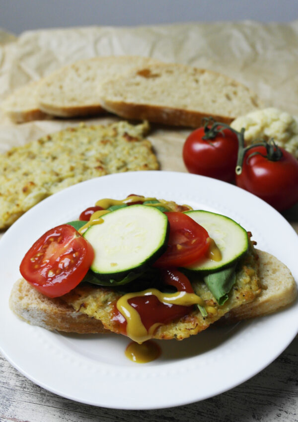 white dinner | blumenkohlfrikadellen oder blumenkohlburger | cauliflower burger patties