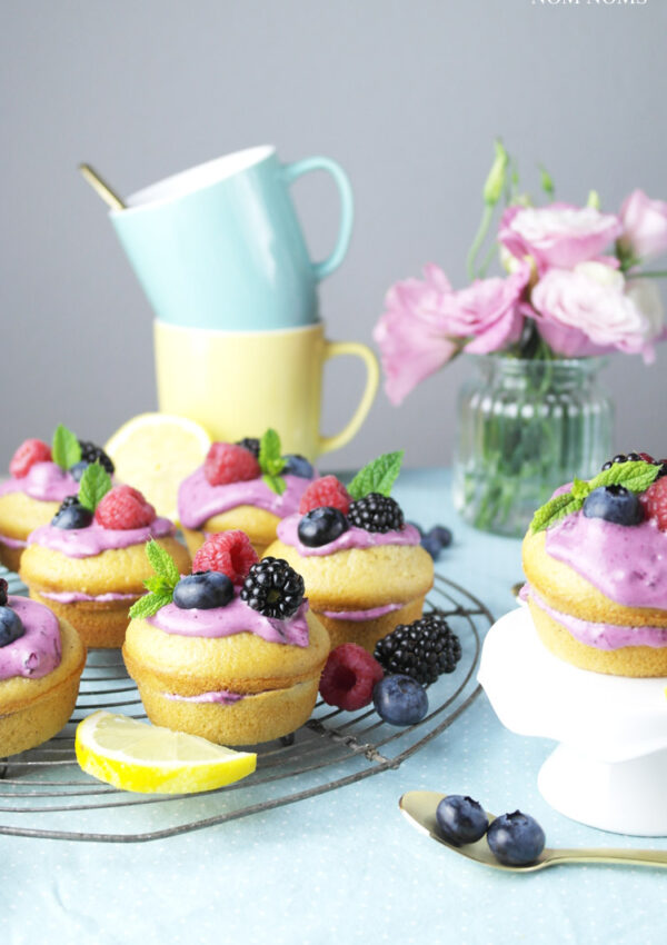 Mini Naked Cakes: Zitronen Muffin-Küchlein mit Blaubeer-Frischkäse ❤