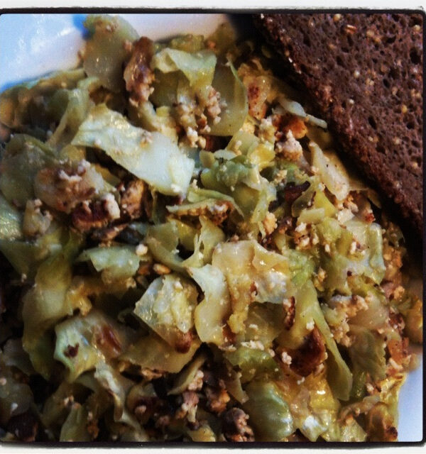 vegan stewed cabbage with smoked tofu