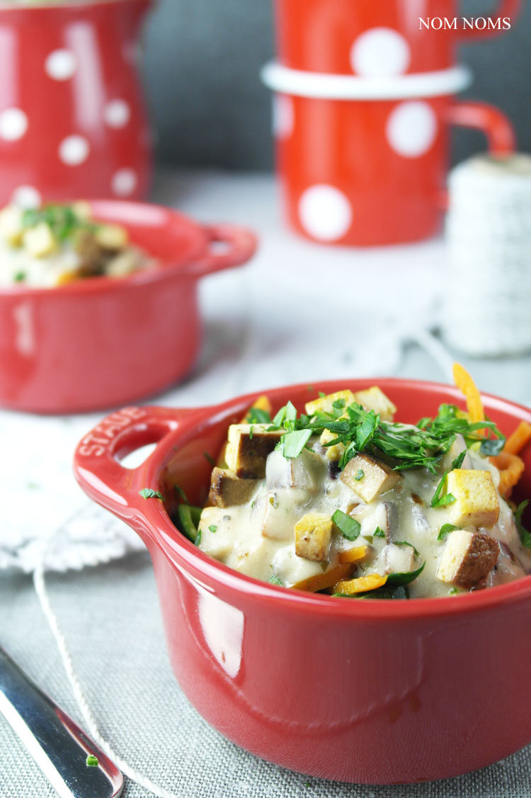 gemüse-spaghetti mit veganer carbonara | vegetable spaghetti with vegan carbonara