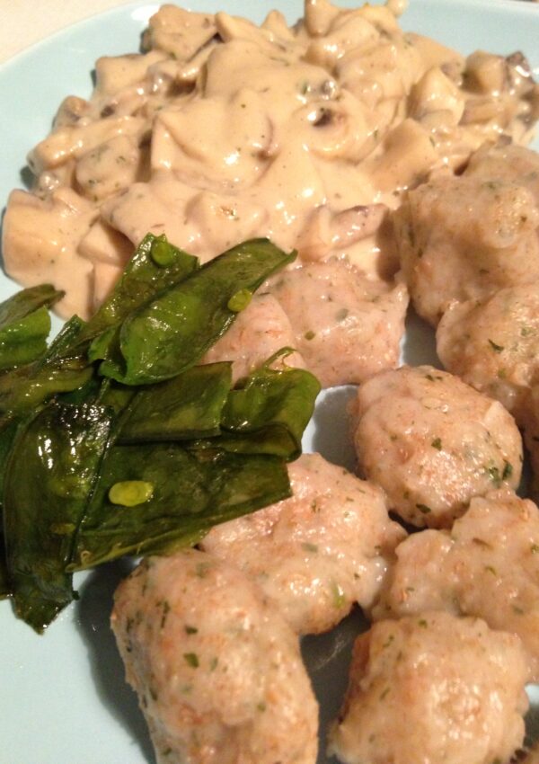 wild garlic gnocchi with cream-mushrooms & sugar snaps | bärlauch-gnocci in champignon-sauce & zuckerschoten ❤
