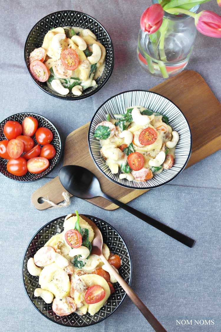 one pan pasta: tortelloni mit cashew-sahne-sauce, tomaten & babyspinat | one pan pasta: tortelloni with cashew-cream-sauce, tomatoes & baby spinach ❤
