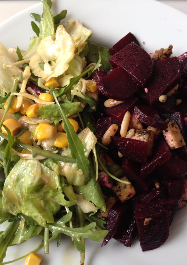salad with roasted beet, basil tofu, pine nuts and a mustard-dressing | salat mit gerösteter rote beete, basilikum-tofu, pinienkernen & senf-dressing