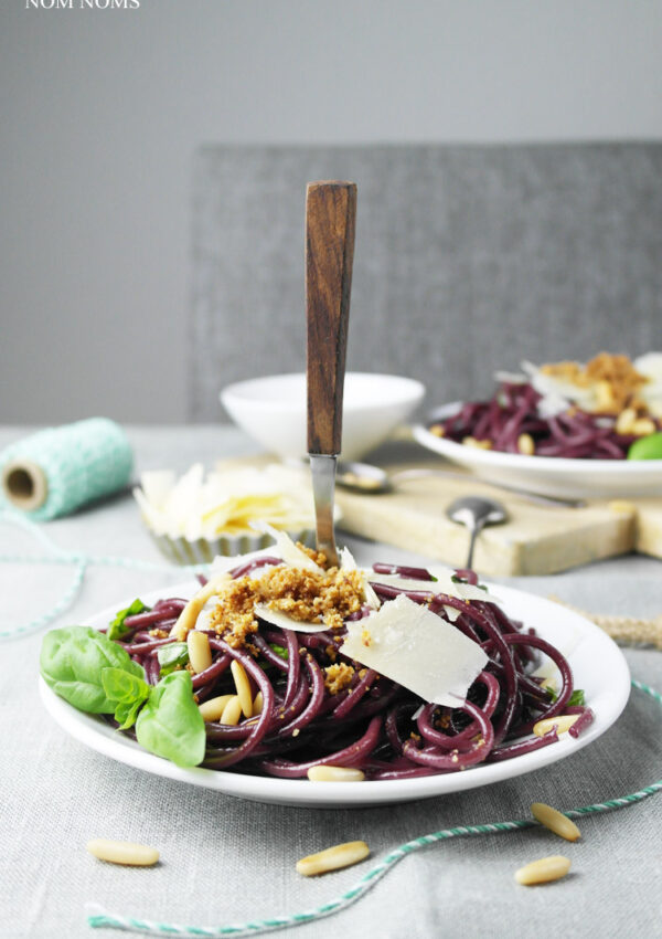 Drunken Pasta: Rotwein-Spaghetti mit Parmesan, Basilikum & Bröseln ❤