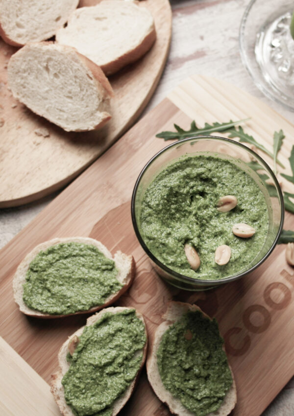 {#pestostorm} veganes erdnuss-rucola-pesto | vegan peanut rocket pesto