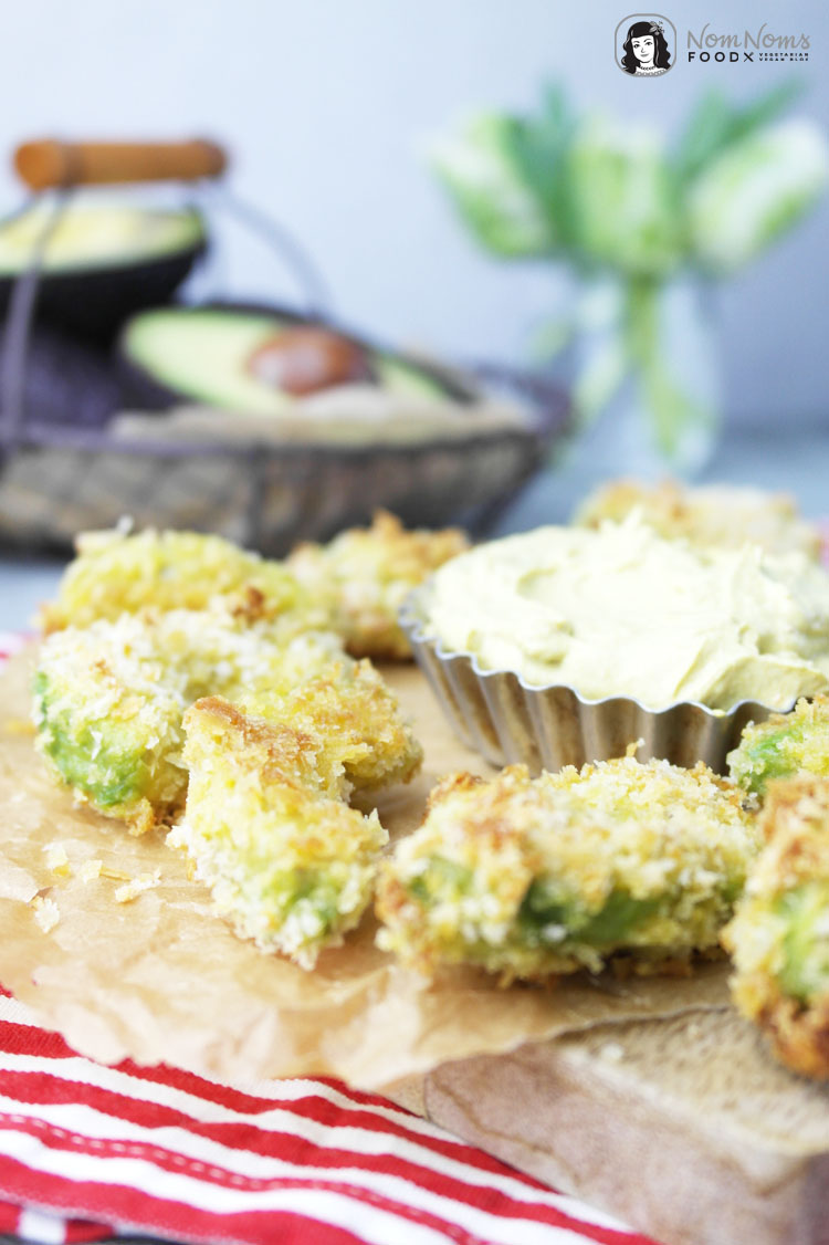 knusprige avocado pommes mit curry dip crispy avocado fries and curry dip