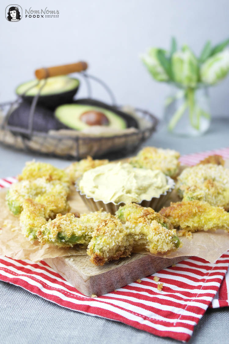 knusprige avocado pommes mit curry dip crispy avocado fries and curry dip