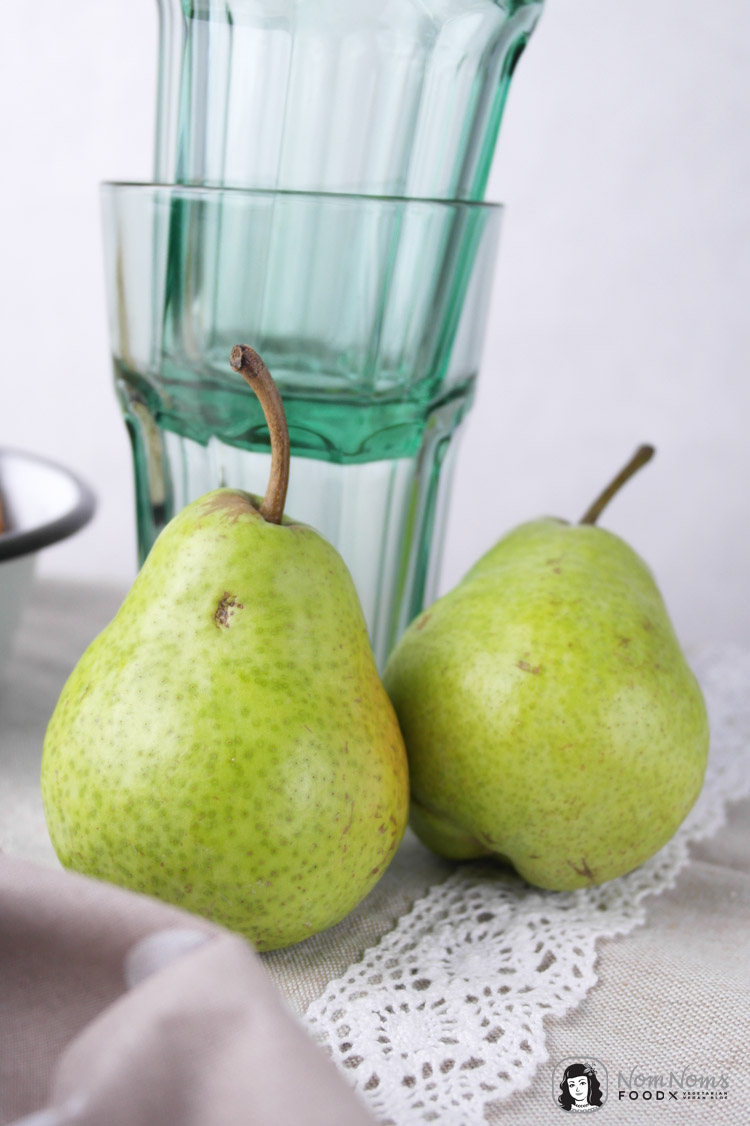Feldsalat mit gebackener Birne | Kochbuch: Biokiste vegan / mache with baked pear