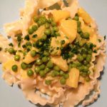 pasta in einer curry-ananas-erbsen-sauce | pasta in a curry-pineapple-peas-sauce
