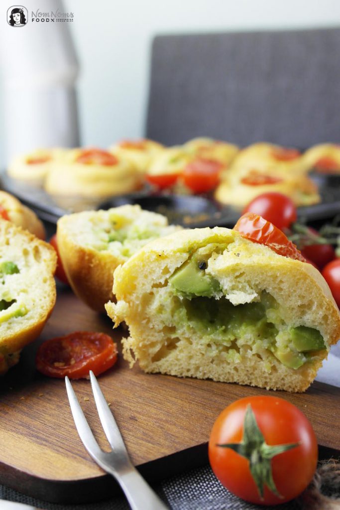 Perfekter Snack: Muffins mit Avocado-Käse-Füllung | Perfect Snack: Muffin stuffed with Avocado and Cheese