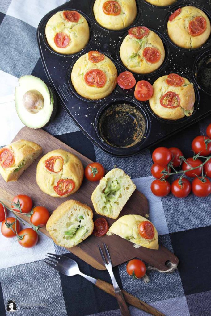 Perfekter Snack: Muffins mit Avocado-Käse-Füllung | Perfect Snack: Muffin stuffed with Avocado and Cheese