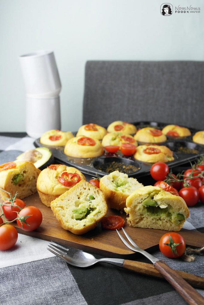 Perfekter Snack: Muffins mit Avocado-Käse-Füllung | Perfect Snack: Muffin stuffed with Avocado and Cheese