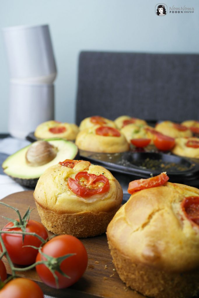 Perfekter Snack: Muffins mit Avocado-Käse-Füllung | Perfect Snack: Muffin stuffed with Avocado and Cheese