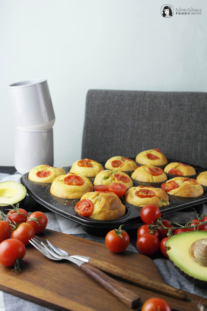 Perfekter Snack: Muffins mit Avocado-Käse-Füllung | Perfect Snack: Muffin stuffed with Avocado and Cheese