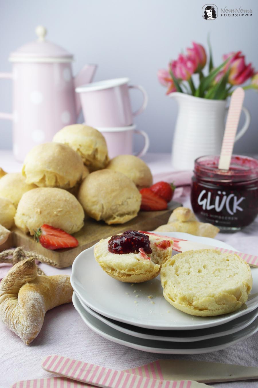 Marmeladen GLÜCK mit veganen Buttermilch-Brötchen