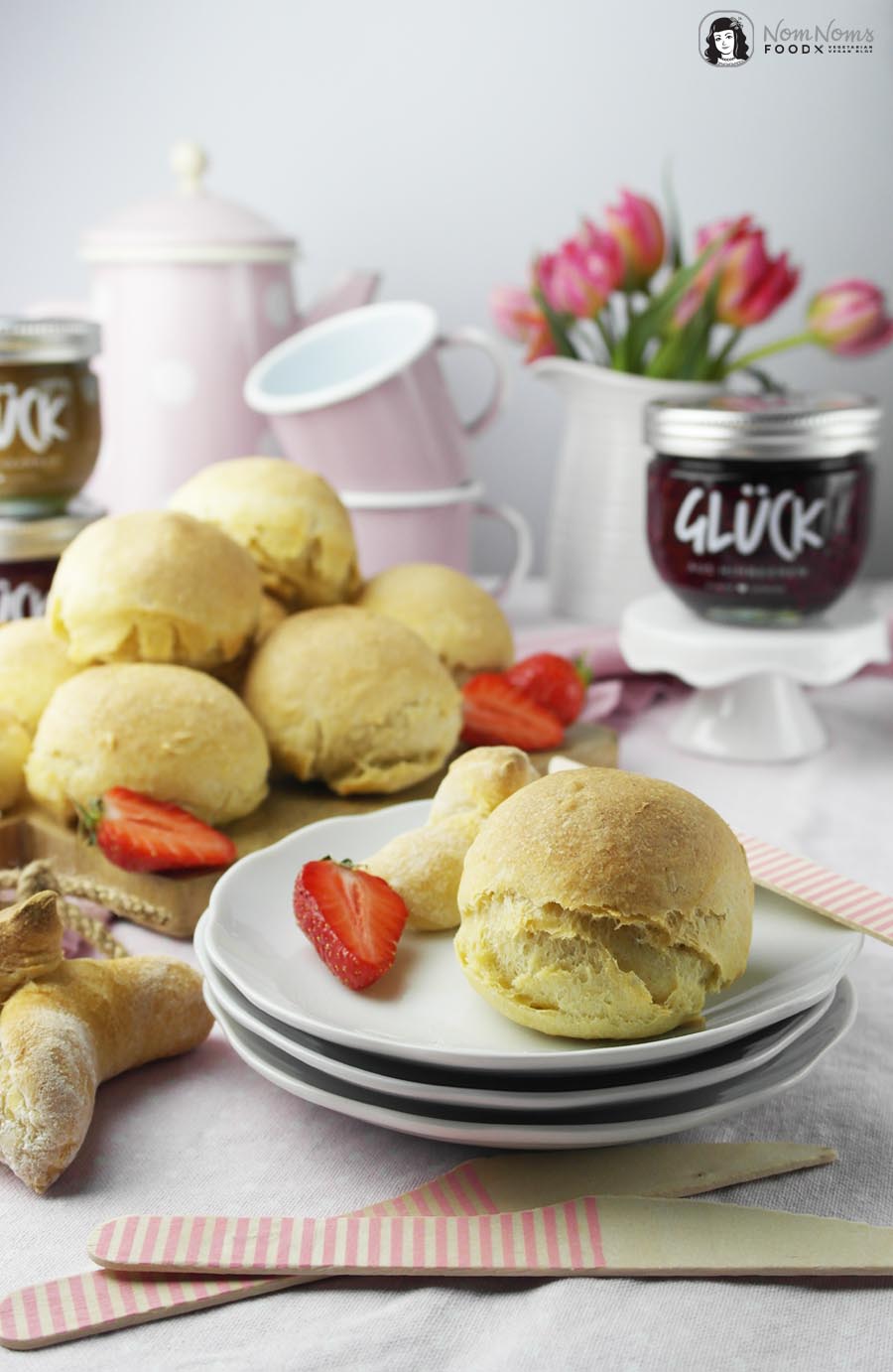 Marmeladen GLÜCK mit veganen Buttermilch-Brötchen