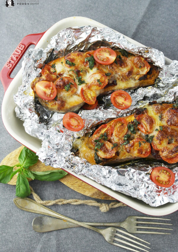 Überbackene Süßkartoffel mediterran mit Tomaten und Mozzarella ❤