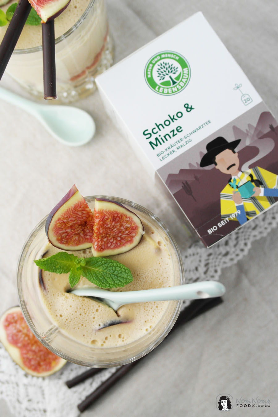 Schokoladen-Minze-Tee-Panna-Cotta mit Feigen