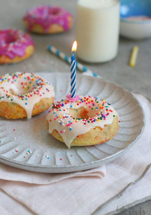 Easy Baked Funfetti "Happy Birthday" Donuts