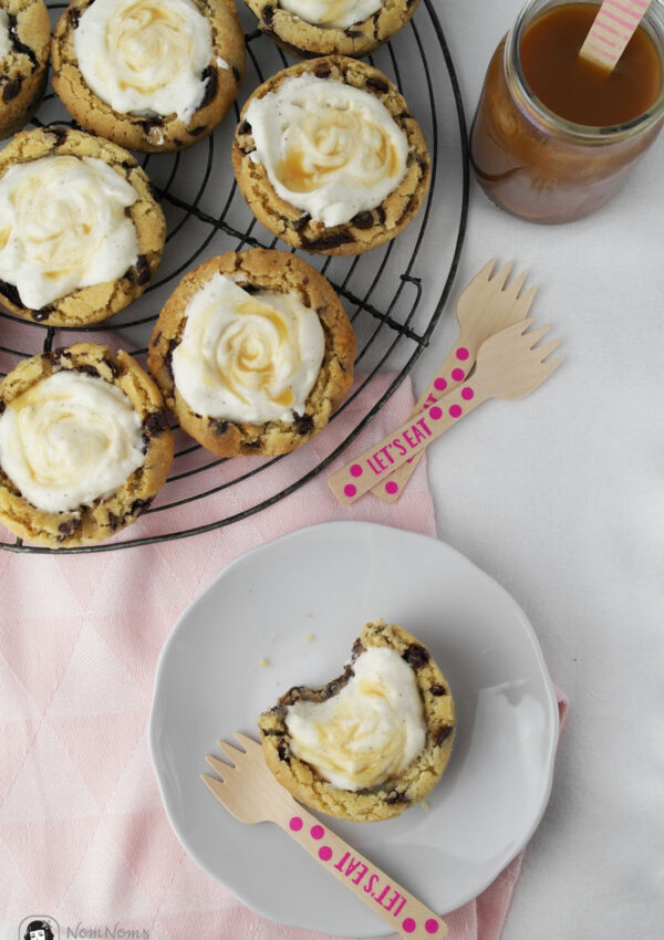 Chocolate Chip Cookie Cups mit Vanille-Käsekuchen-Füllung ❤