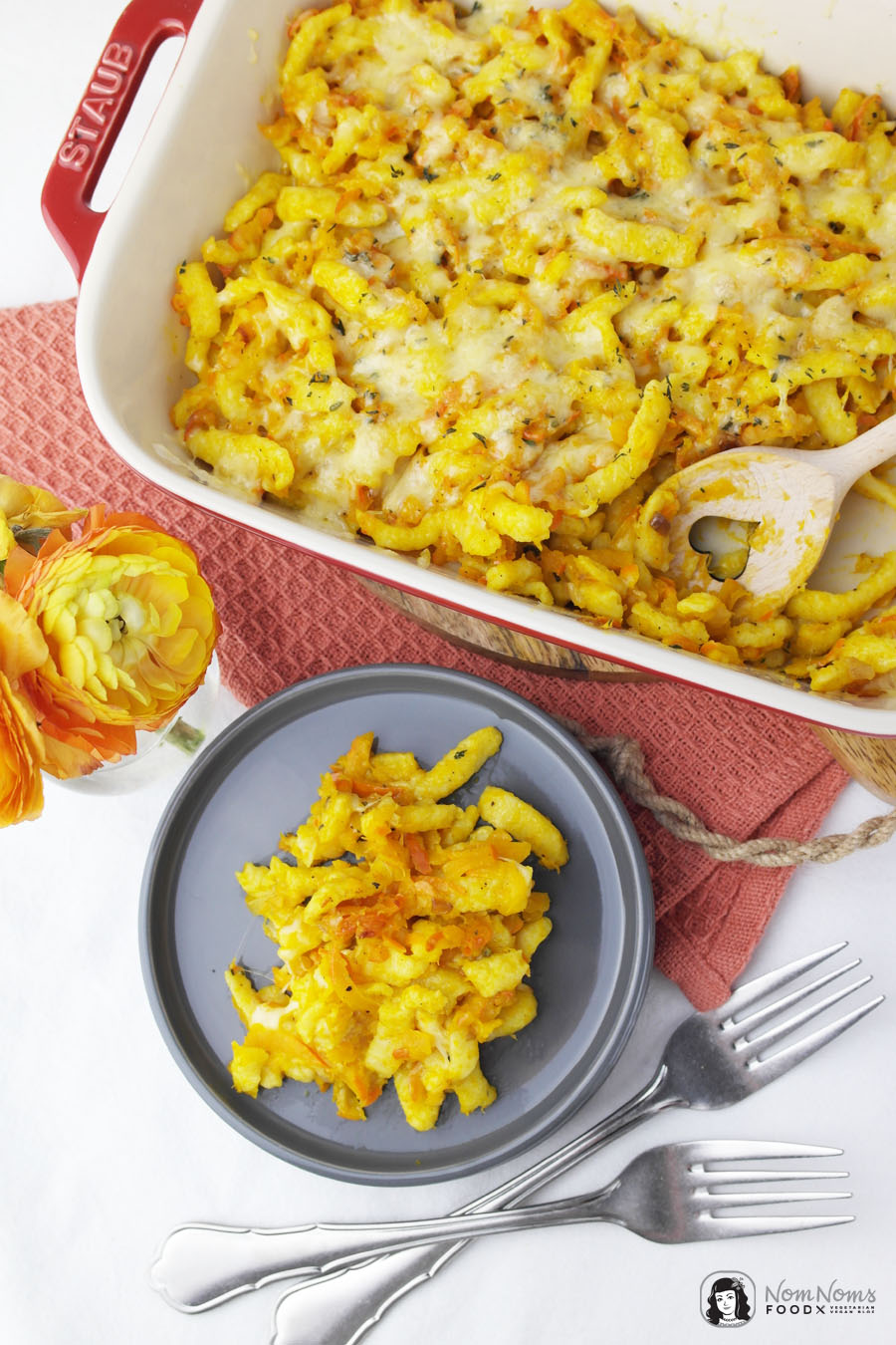 Kürbis-Käsespätzle mit Curry und Thymian