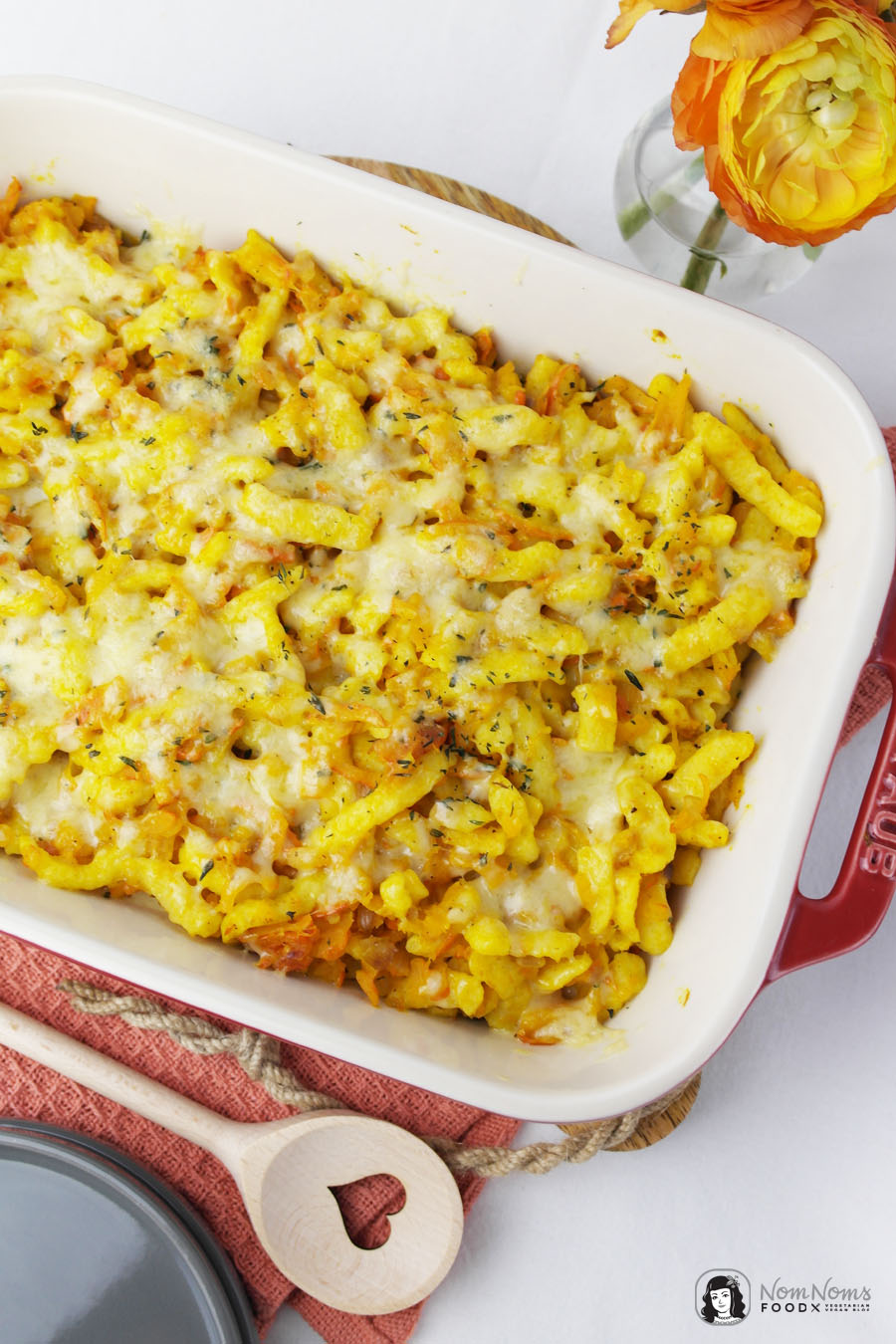 Kürbis-Käsespätzle mit Curry und Thymian