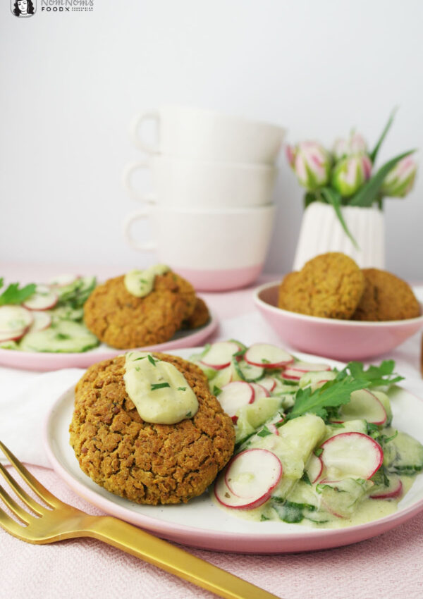 Gurken-Radieschen-Salat in Wasabi-Joghurt-Dressing und im Ofen gebackene Falafel | Mein eigener Dip: Wasabi & Zitrone ❤