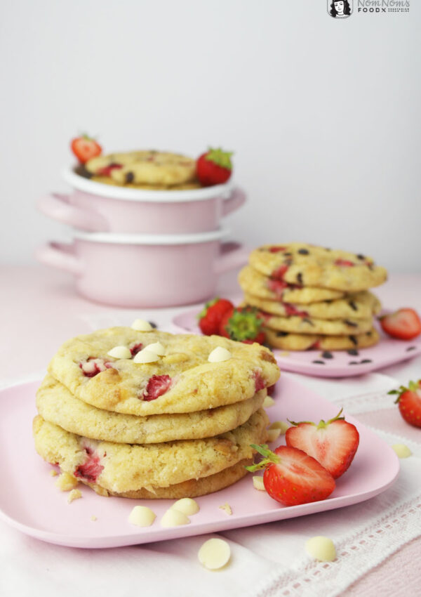 Erdbeer-Schokoladen-Cookies mit dunkler und weißer Schokolade ❤