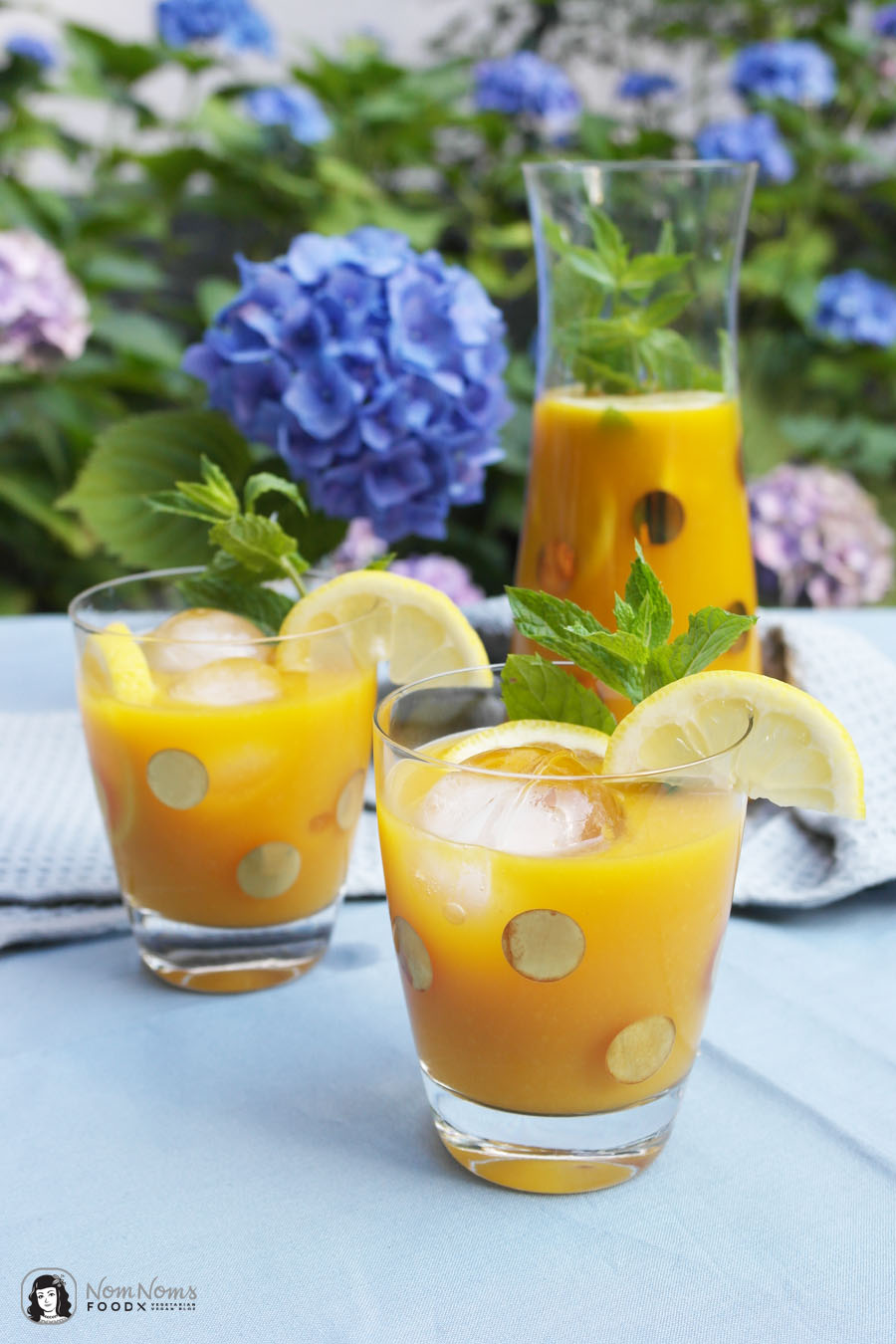 Erfrischender Mango-Eistee mit Kokosmilch vegan