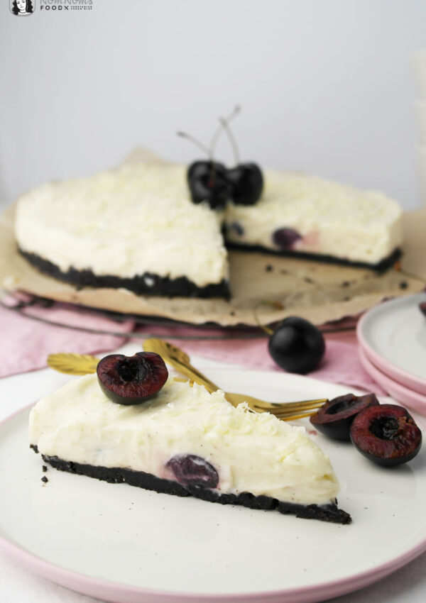 Weiße Schokolade Käsekuchen mit Kirschen ohne Backen no bake Cheesecake